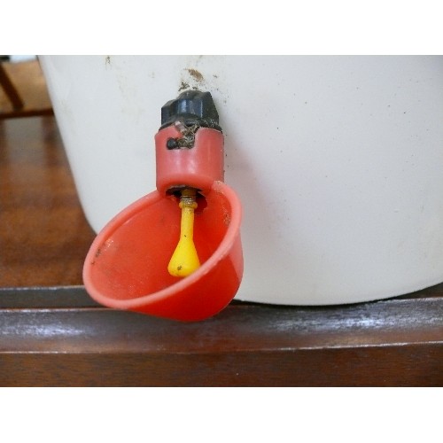 439 - WATER FEEDER FOR CHICKENS