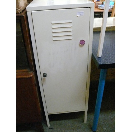 455 - METAL LOCKER IN WHITE WITH KEY