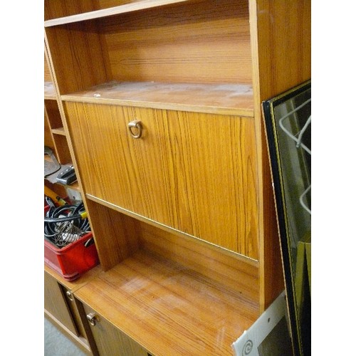 466 - WOOD EFFECT RETRO CABINET WITH SHELVING