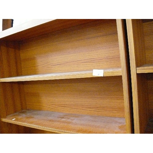 467 - WOOD EFFECT RETRO CABINET WITH SHELVING