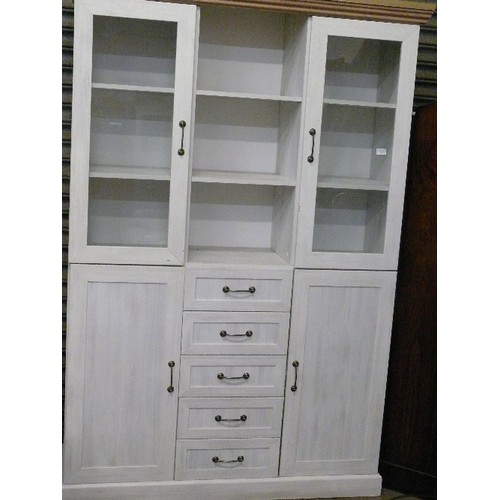 492 - CONTEMPORARY WHITE DISPLAY CABINET, 2 CUPBOARDS AND 5 DRAWERS TO THE BOTTOM, ABOVE CENTRAL OPEN DISP... 