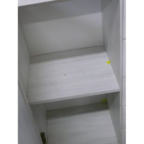 492 - CONTEMPORARY WHITE DISPLAY CABINET, 2 CUPBOARDS AND 5 DRAWERS TO THE BOTTOM, ABOVE CENTRAL OPEN DISP... 