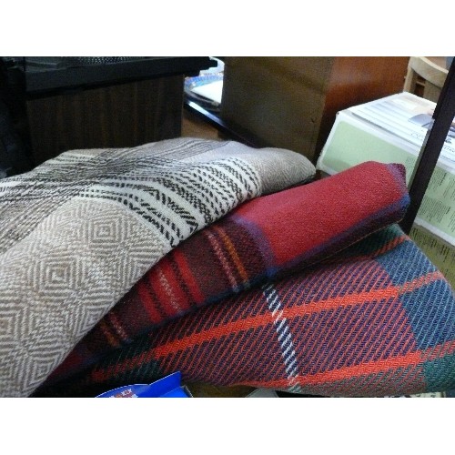 321 - 3 GOOD QUALITY VINTAGE WOOL BLANKETS