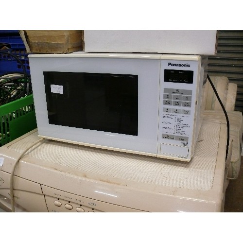 478 - PANASONIC MICROWAVE IN WHITE