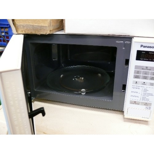 478 - PANASONIC MICROWAVE IN WHITE