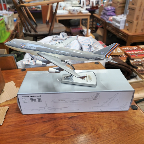 420A - BOEING B747-400 1:200 AIRCRAFT MODEL PLANE