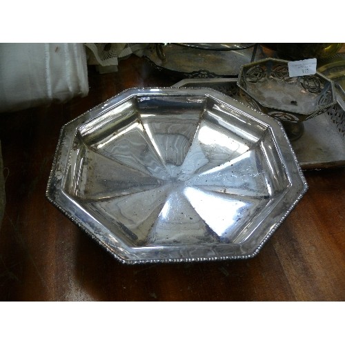 372 - A SELECTION OF SILVER PLATE ITEMS