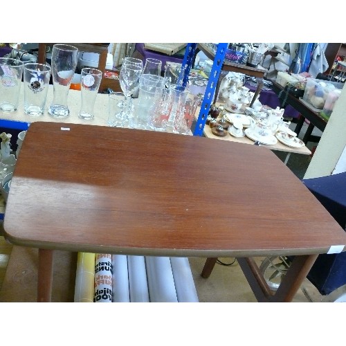 395 - MID CENTURY SCHREIBER  COFFEE TABLE