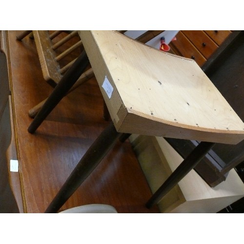 422 - SMALL SADDLE STYLE STOOL