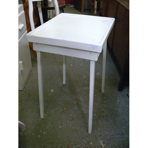 454 - SIDE TABLE PAINTED WHITE WITH SLIM LEGS