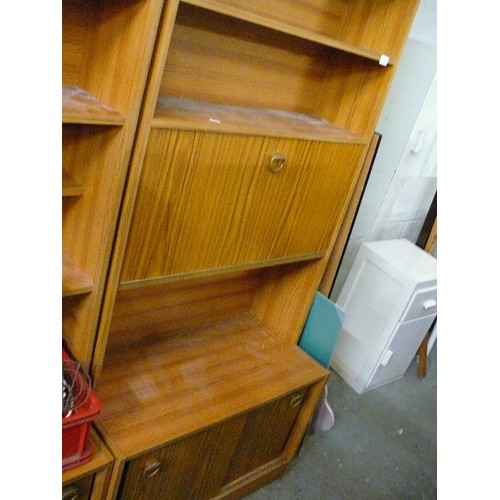 466 - WOOD EFFECT RETRO CABINET WITH SHELVING