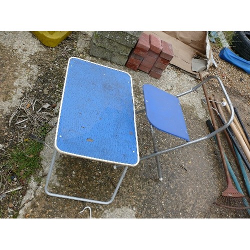 514 - CHILDREN'S RETRO OUTSIDE TABLE AND CHAIR