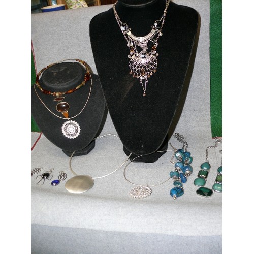 57 - A NICE COLLECTION OF PERUVIAN WIREWORK COSTUME JEWELLERY WITH SEMI PRECIOUS STONES TO INCLUDE 8 NECK... 