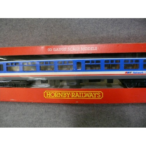 88 - HORNBY 'OO' TRAIN ENGINE MODEL 31196 PLUS A BOXED CARRIAGE