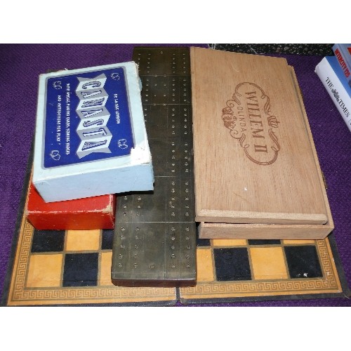 120 - A SELECTION OF VINTAGE GAMES TO INCLUDE A BRASS CRIBBAGE BOARD, DOMINOES, DRAUGHTS, CANASTA ETC