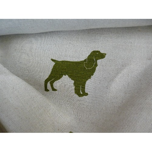 164 - A PART ROLL OF HESSIAN STYLE FABRIC WITH GREEN SPANIELS