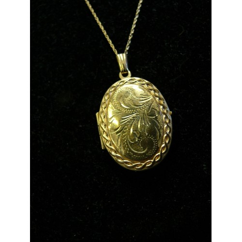 15 - A 9CT GOLD LOCKET ON CHAIN 3.08 GR