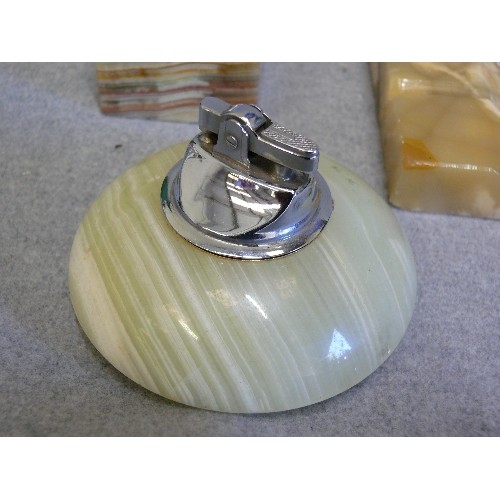 76 - A VERY NICE ONYX ASHTRAY AND 2 ONYX LIGHTERS, BY ROLFSTAR