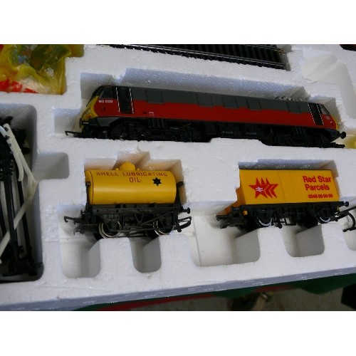 79 - A HORNBY RAILWAY RED STAR COURIER ELECTRIC TRAIN SET