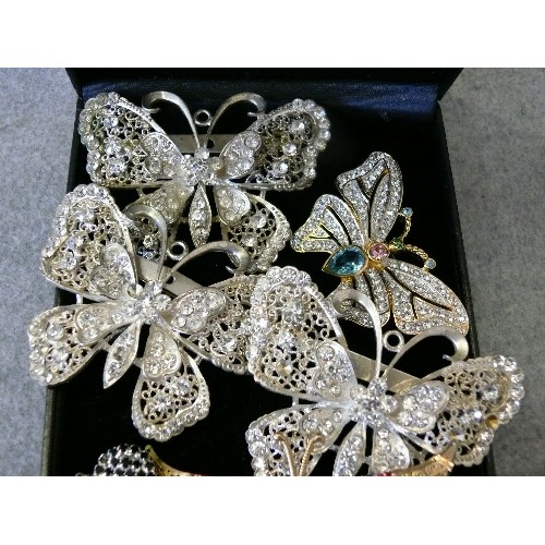 133 - A SELECTION OF BEAUTIFUL BUTTERFLY BROOCHES, MOSTLY SILVER METAL