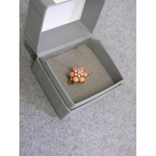 8 - A LOVELY DRESS RING 9CT GOLD WITH CORAL AND SEED PEARLS SIZE N WEIGHT 3.85GR