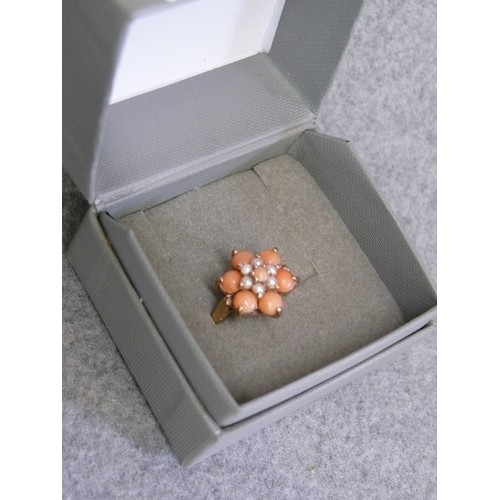 8 - A LOVELY DRESS RING 9CT GOLD WITH CORAL AND SEED PEARLS SIZE N WEIGHT 3.85GR