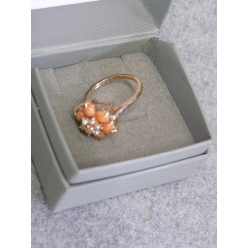 8 - A LOVELY DRESS RING 9CT GOLD WITH CORAL AND SEED PEARLS SIZE N WEIGHT 3.85GR