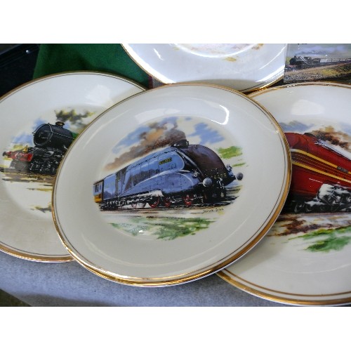 122 - A COLLECTION OF RAILWAY MEMORABILLIA TO INCLUDE 50P COINS, PLATES, MAGAZINES AND A FLYING SCOTSMAN R... 