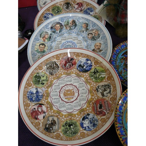 142 - A SELECTION OF COLLECTORS PLATES TO INCLUDE ROYAL WORCESTER EGYPTIAN, WEDGWOOD AND IMAIRI