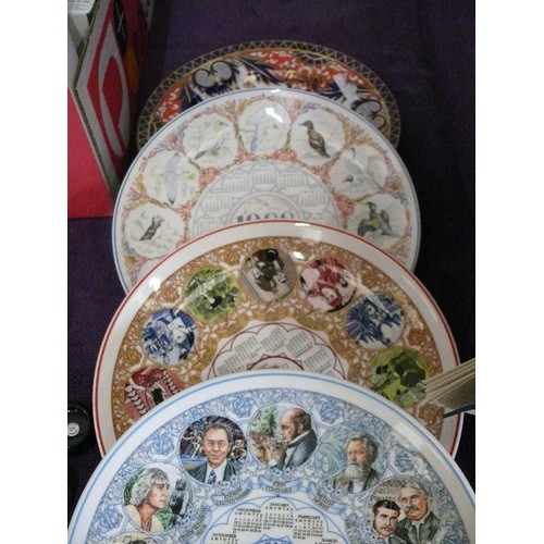 142 - A SELECTION OF COLLECTORS PLATES TO INCLUDE ROYAL WORCESTER EGYPTIAN, WEDGWOOD AND IMAIRI