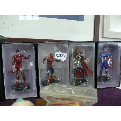 145A - A COLLECTION OF MARVEL MOVIE ACTION FIGURES TO INCLUDE SPIDERMAN, HULK, IRON MAN, CAPTAIN AMERICA AN... 