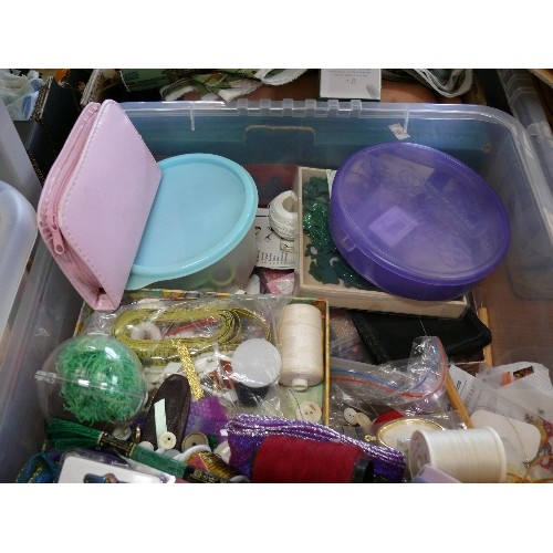 261 - A LARGE BOX OF VARIOUS CRAFT ITEMS