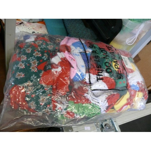 265 - 8 PACKS OF 60 PAIRS OF NEW CHILDRENS CHRISTMAS SOCKS (480 PAIRS IN TOTAL) 4-6 YEARS