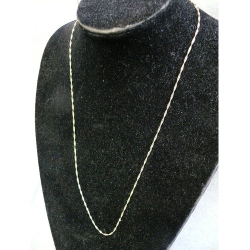 28 - A 9CT GOLD CHAIN 24 INCHES WEIGHT 1.57GR