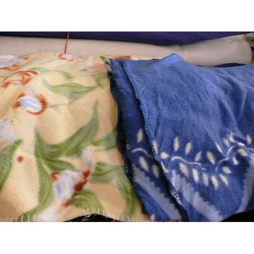 360 - 2 DECORATIVE GOOD QUALITY THROWS