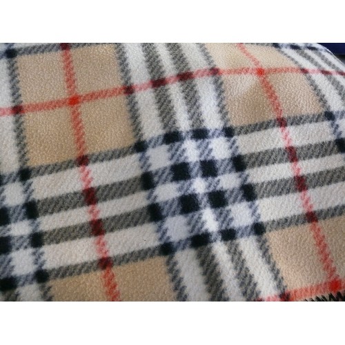 361 - A GOOD QUALITY BURBERRY STYLE BLANKET, BRITISH MADE