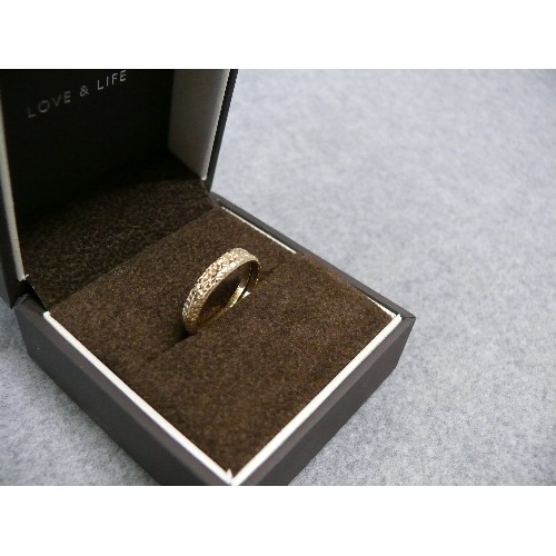 11 - A 9CT GOLD WEDDING BAND SIZE O WEIGHT 1.7GR