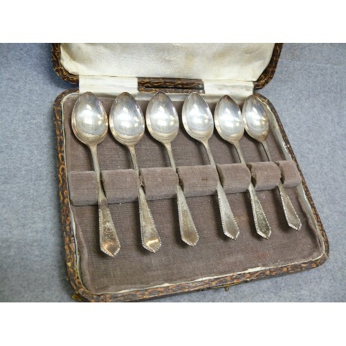 37 - A FINE SET OF 6 SILVER TEA SPOONS MADE SHEFFIELD 1949 BY E J E