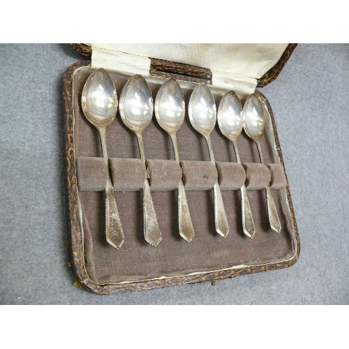 37 - A FINE SET OF 6 SILVER TEA SPOONS MADE SHEFFIELD 1949 BY E J E