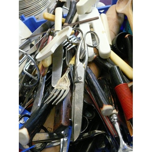 290 - TRAY OF MIXED CUTLERY INCLUDING WOODEN ROLLING PIN ETC