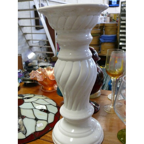 335 - SMALL JARDINIERE IN WHITE