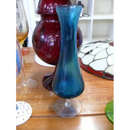 344 - 6 X PIECES OF ART GLASS IN VARIOUS COLOURS