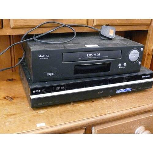 408 - MATSUI ODEL VN9730 VHS PLAYER AND SONY DVD PLAYER