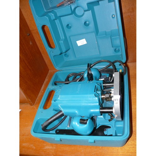 410 - MAKITA  ROUTER MODEL 3620 WITH INSTRUCTION MANUAL AND BOX