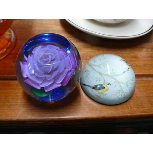 344B - ROSE PAPERWEIGHT AND BIRD PAPERWEIGHT