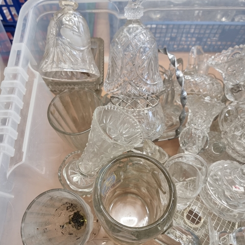 199A - LARGE CRATE OF RETRO GLASSWARE