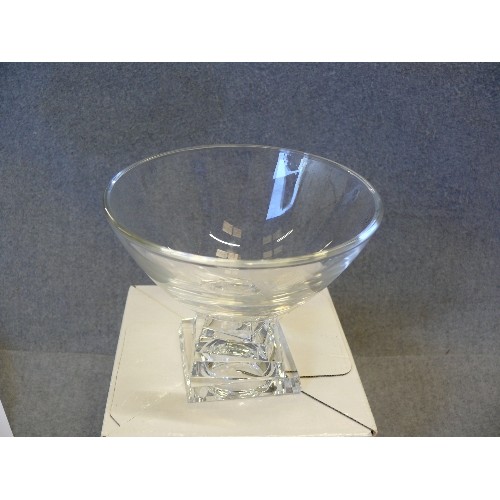 105A - STYLISH CRYSTAL BOWL BY JG DURAND WITH BOX