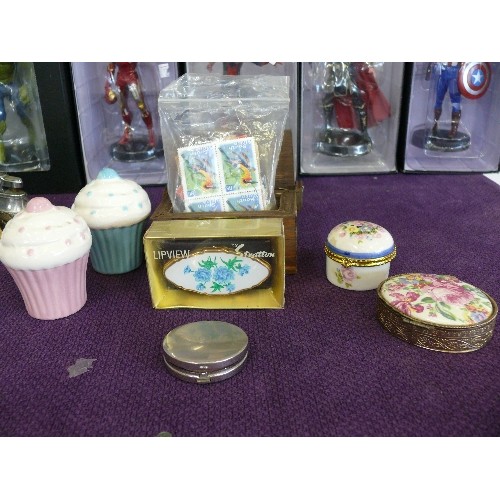 144A - A NICE SELECTION OF COLLECTABLES TO INCLUDE TRINKET POTS, PILL POTS AND STAMPS ETC