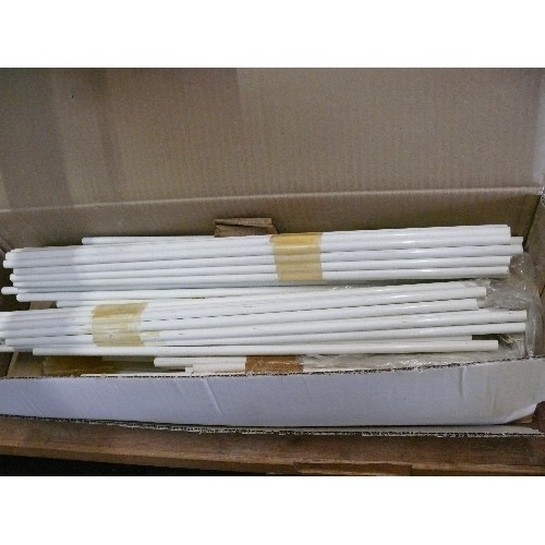 215D - A LARGE SELECTION OF LONG PLASTIC DOWELS