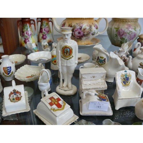 285 - A LARGE COLLECTION OF CRESTWARE CHINA TO INCLUDE SOLDIER, CHEESE DISHES, PIGS, FROG ETC